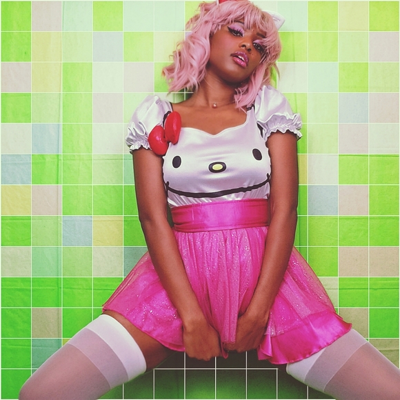 MsYhu's Kloset ☠💜❤💙☠ - Picture 10 of 12